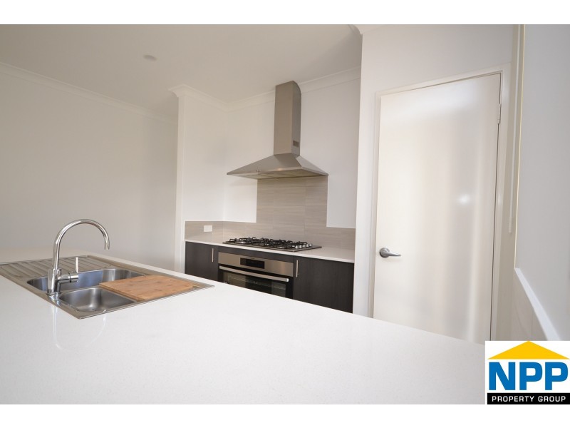 28 Fringed Way, Piara Waters WA 6112