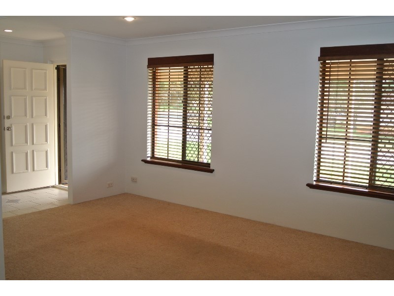 1 Guinivere Way, Camillo WA 6111