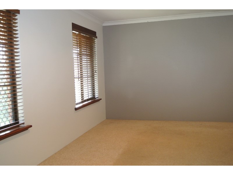 1 Guinivere Way, Camillo WA 6111