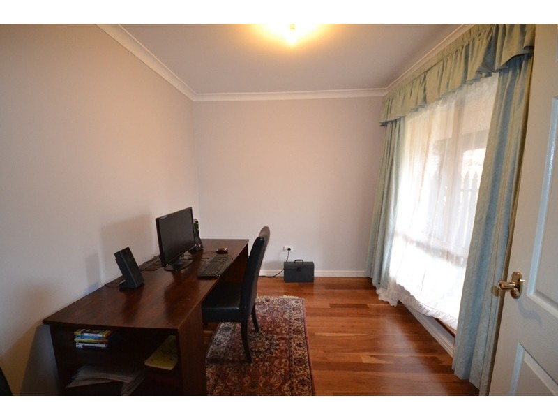 6 Hoya Court, Thornlie WA 6108