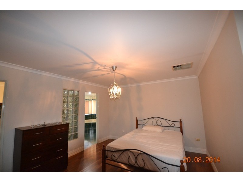 6 Hoya Court, Thornlie WA 6108