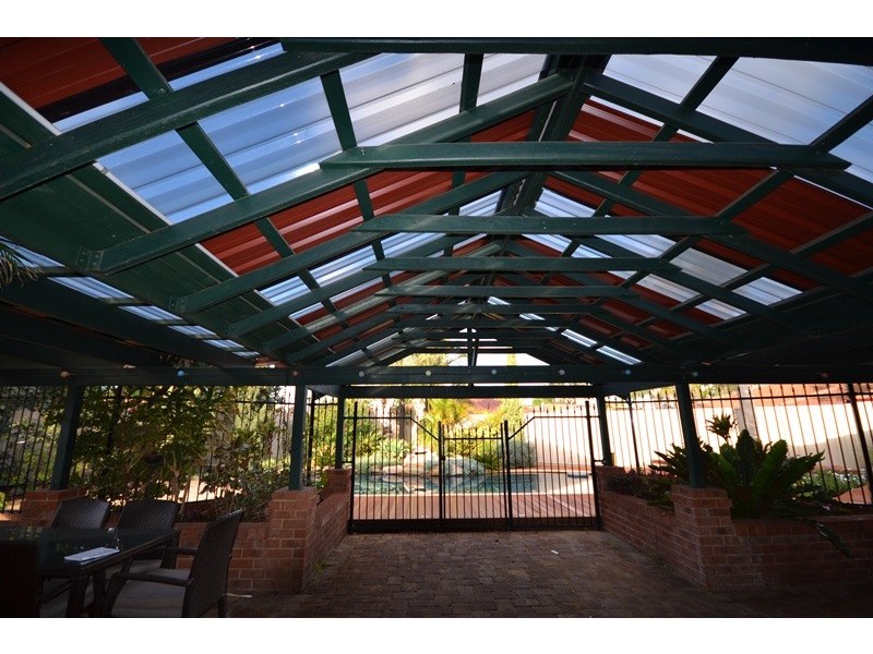 6 Hoya Court, Thornlie WA 6108