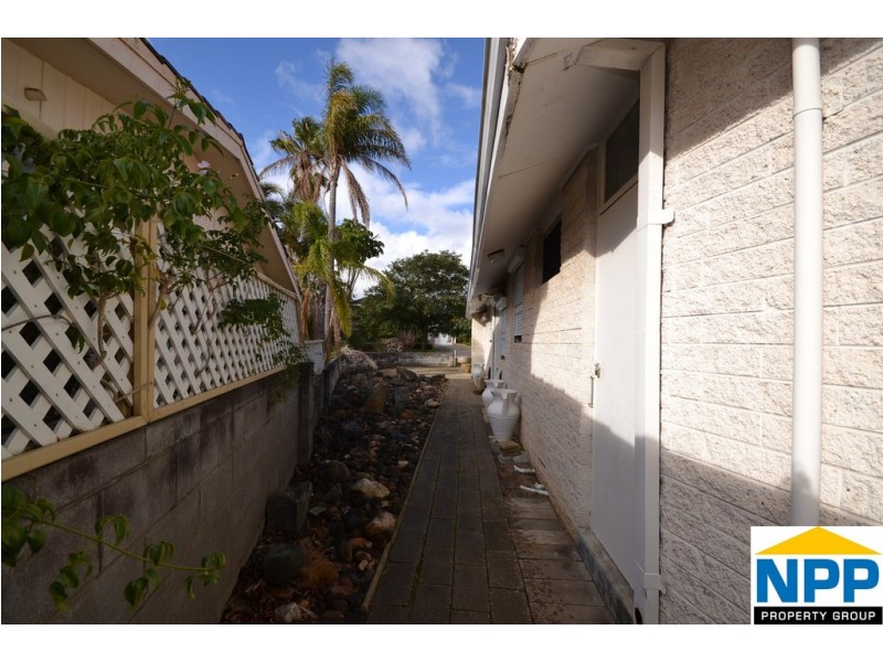 7 Second Avenue, Rossmoyne WA 6148