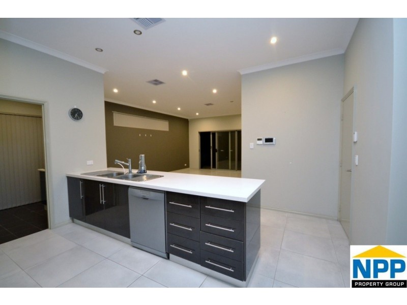 3/9 Wyndham Street, St James WA 6102