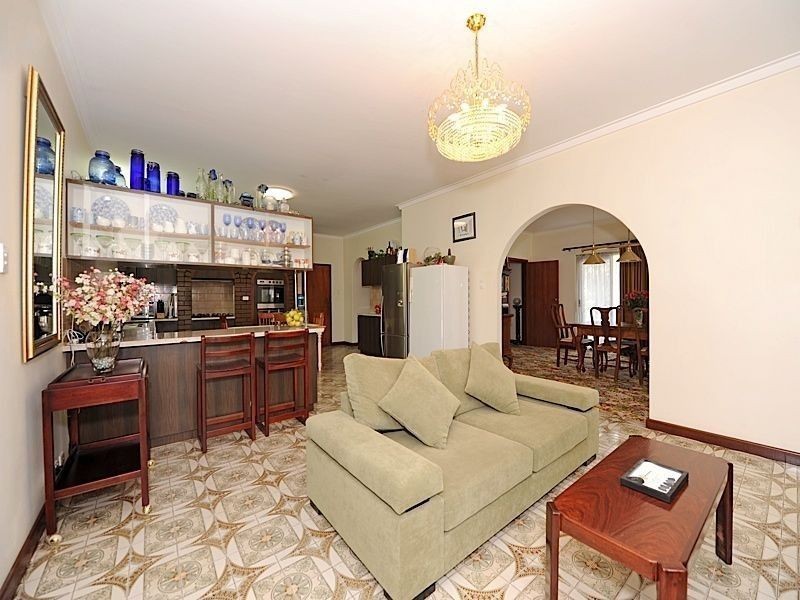 8 Correa Place, Willetton WA 6155