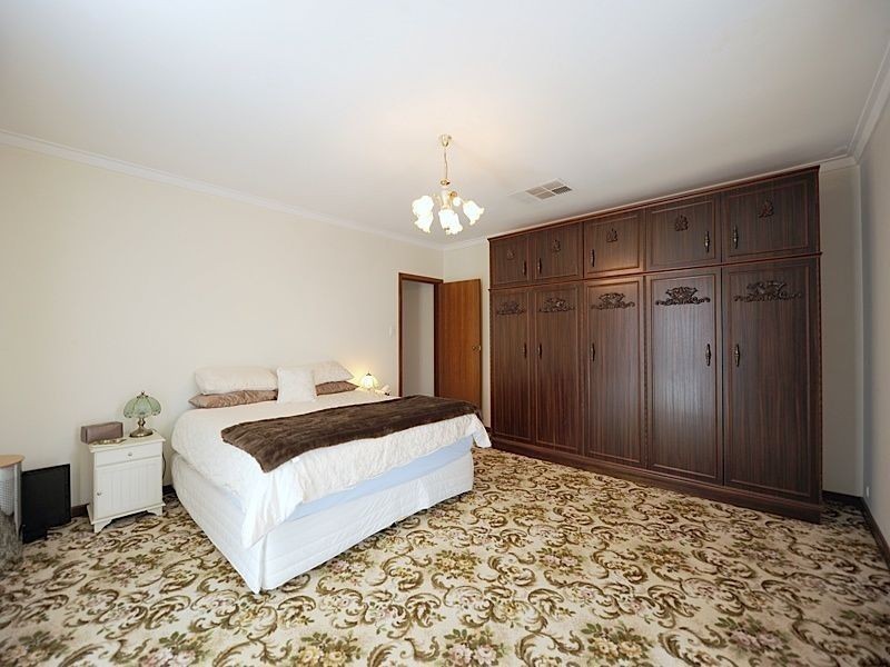 8 Correa Place, Willetton WA 6155