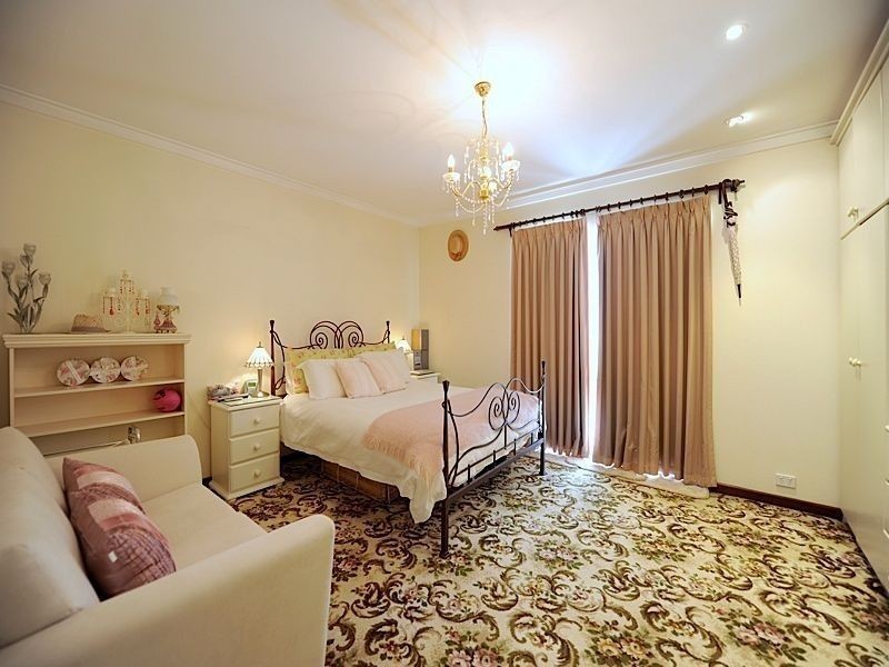 8 Correa Place, Willetton WA 6155