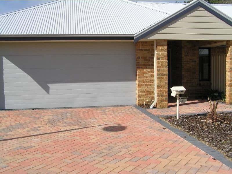 20 Zamia Loop, Falcon WA 6210
