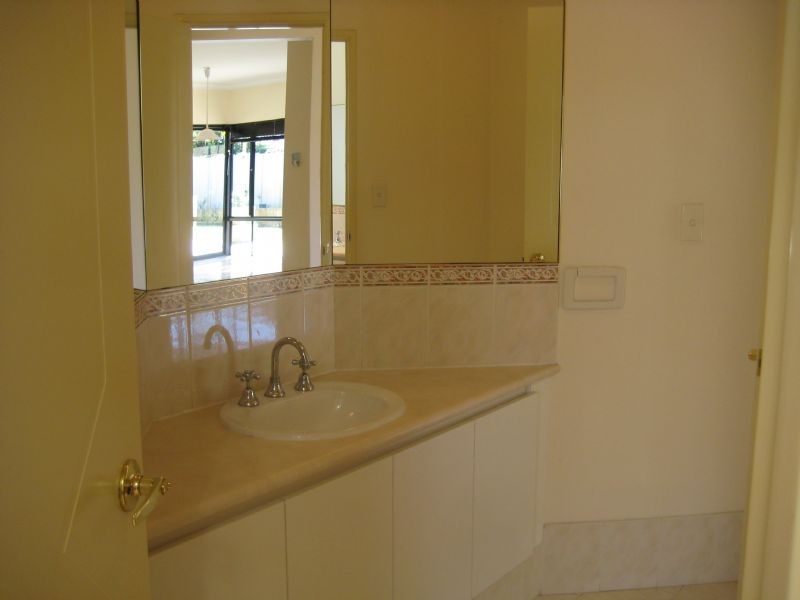 21 Engleswood Arcade, Canning Vale WA 6155