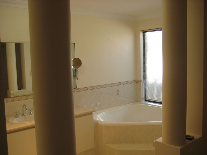 21 Engleswood Arcade, Canning Vale WA 6155