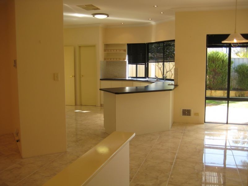 21 Engleswood Arcade, Canning Vale WA 6155