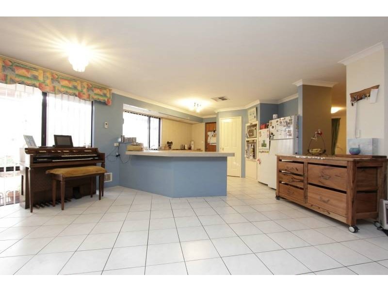 5 Brucedale Pass, Tapping WA 6065