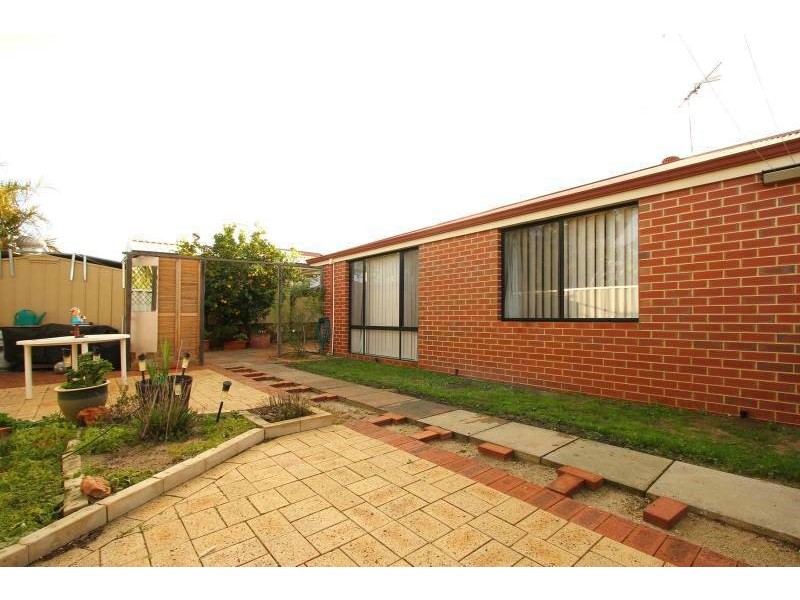 5 Brucedale Pass, Tapping WA 6065