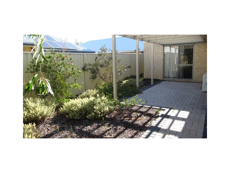 21 Zamia Loop, Falcon WA 6210