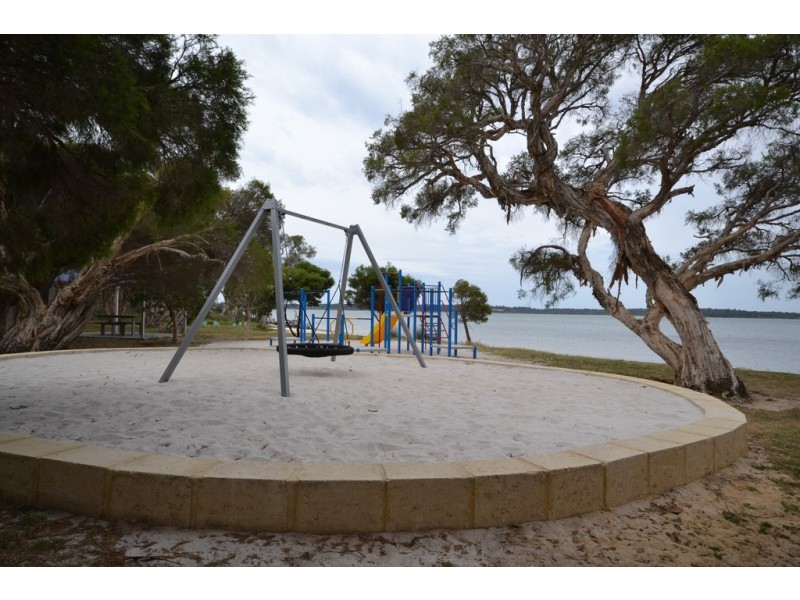 4 Viola Mews, Dawesville WA 6211