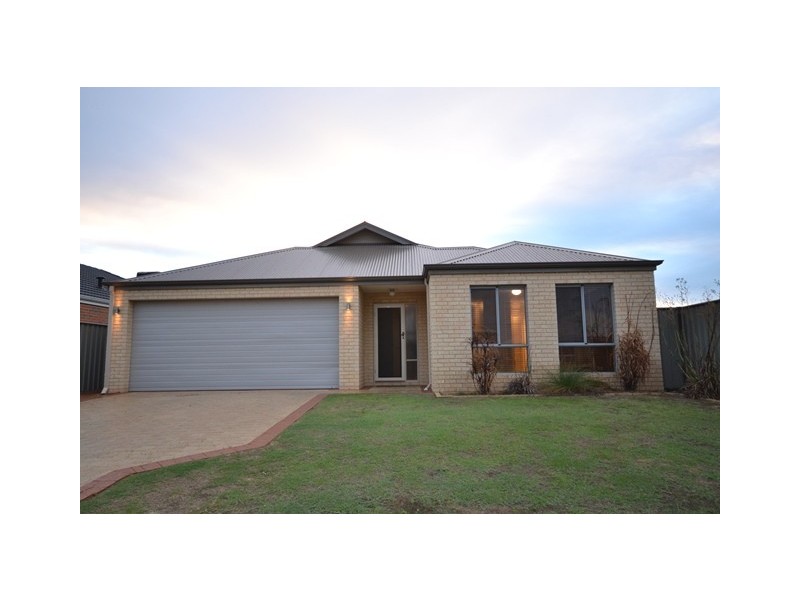 21 Colreavy Ramble, Baldivis WA 6171