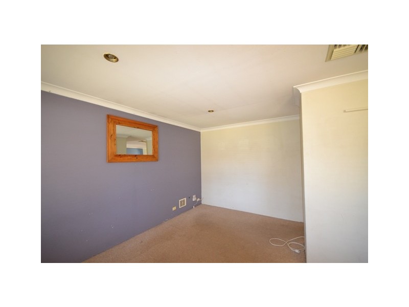 1 Guinivere Way, Camillo WA 6111