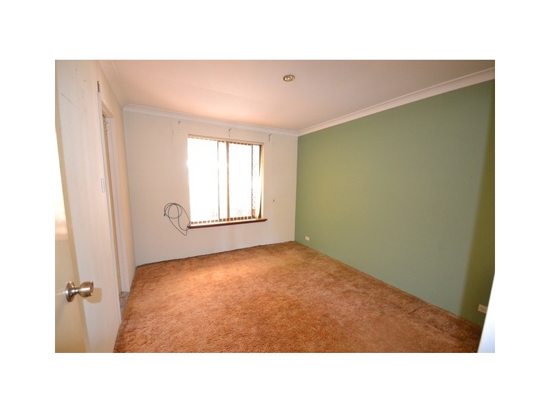 1 Guinivere Way, Camillo WA 6111