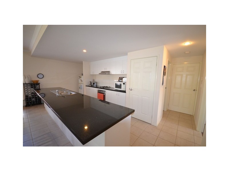 3 Gracilis View, Dudley Park WA 6210