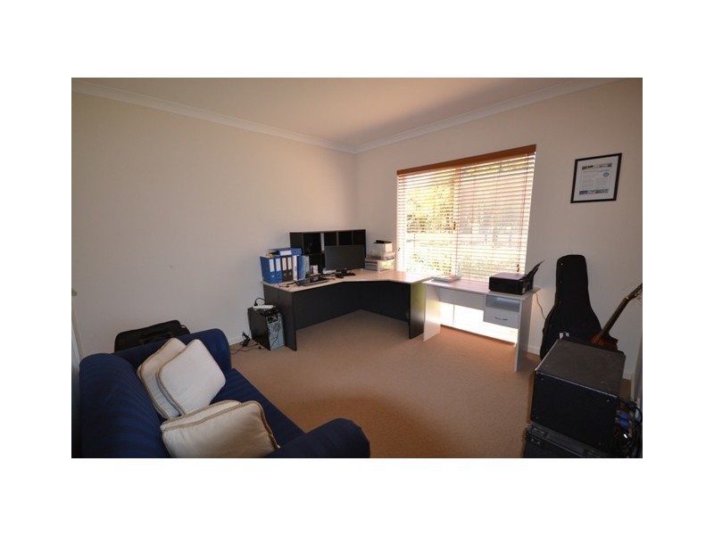 3 Gracilis View, Dudley Park WA 6210