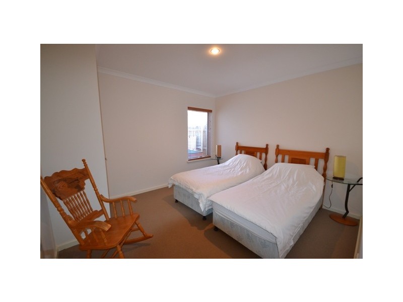 3 Gracilis View, Dudley Park WA 6210