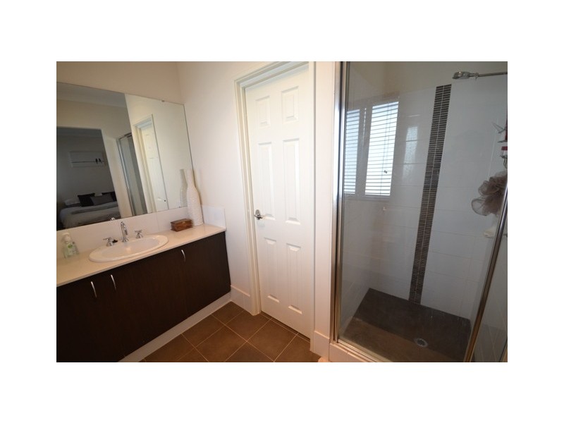 3 Gracilis View, Dudley Park WA 6210