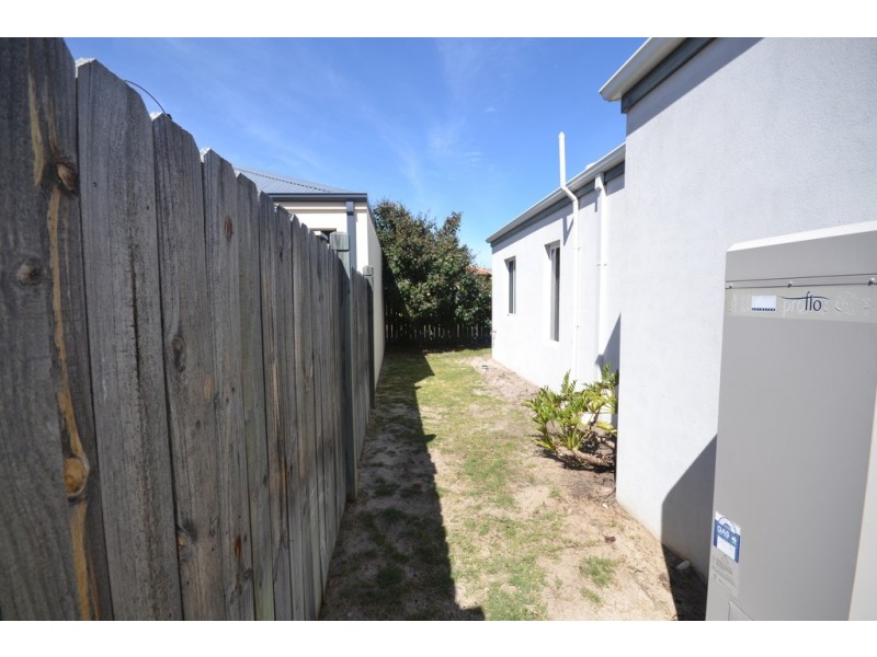 3 Gracilis View, Dudley Park WA 6210