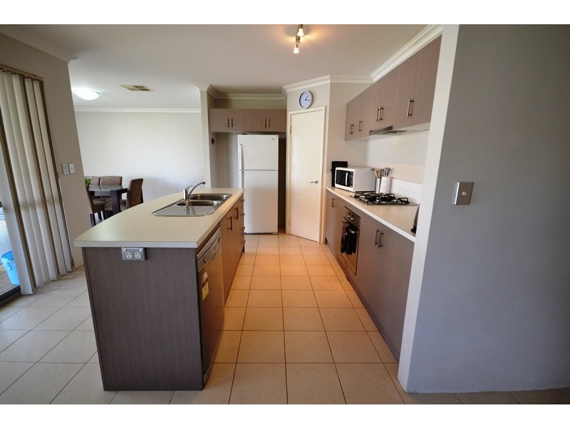 7 Alondro Way, Meadow Springs WA 6210