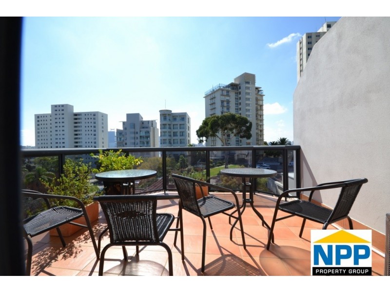 33/134 MILL POINT RD, South Perth WA 6151