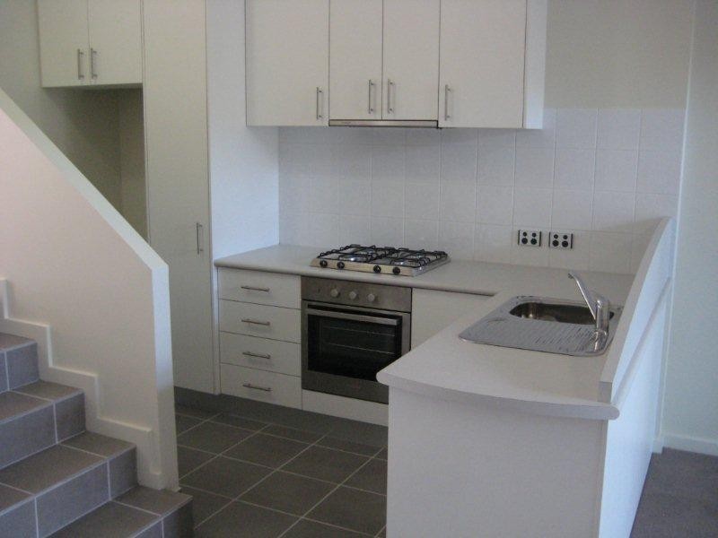 5/31 Malata Crescent, Success WA 6164