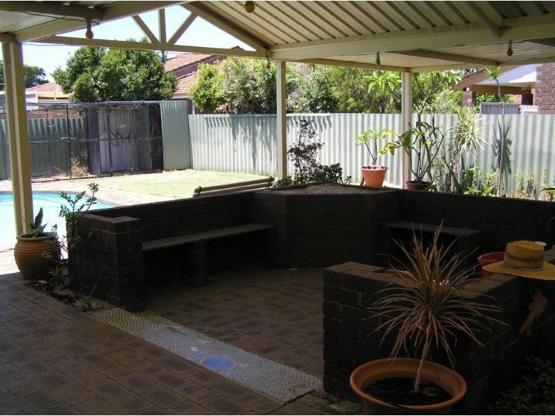 10 Saurel Way, Ferndale WA 6148