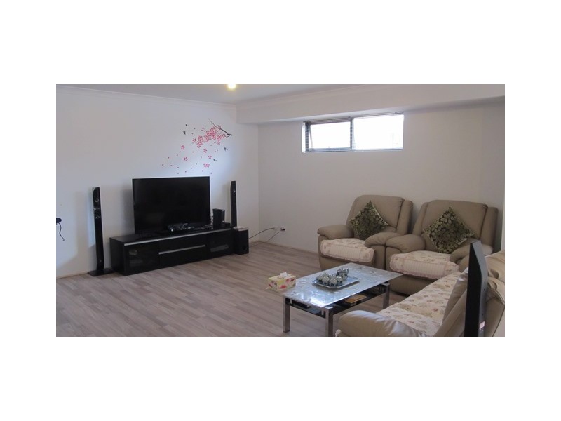 12 Flynn Street, Canning Vale WA 6155