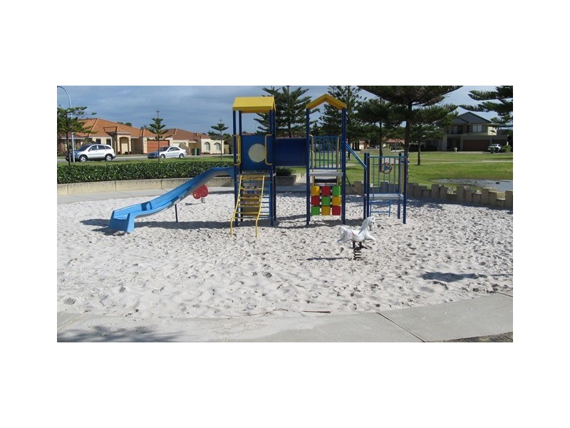 12 Flynn Street, Canning Vale WA 6155