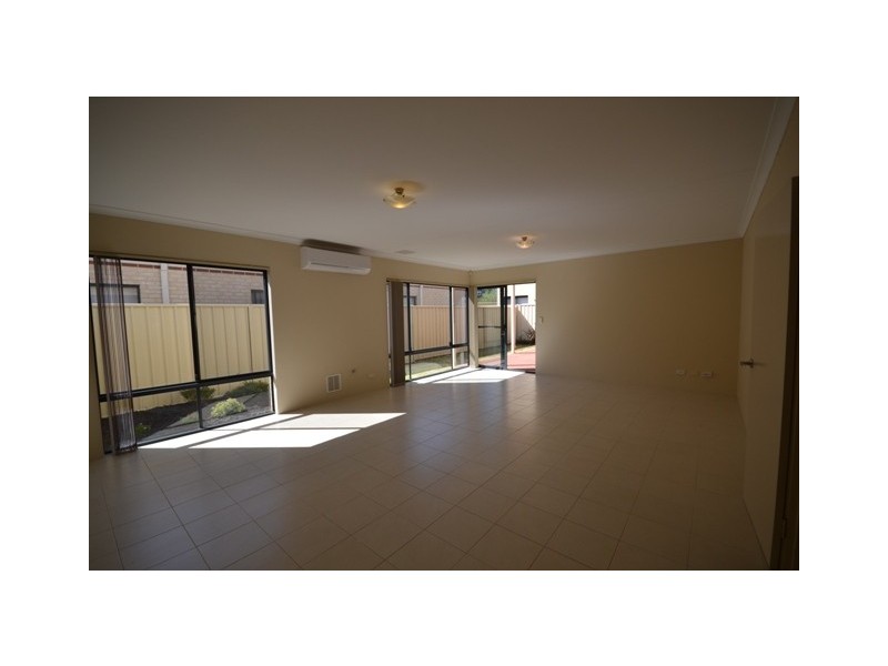 3/40 Mica Mews, Wattle Grove WA 6107