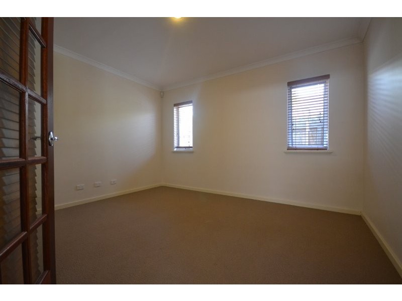 3 Gracilis View, Dudley Park WA 6210