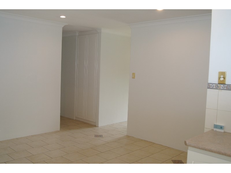 1 Guinivere Way, Camillo WA 6111