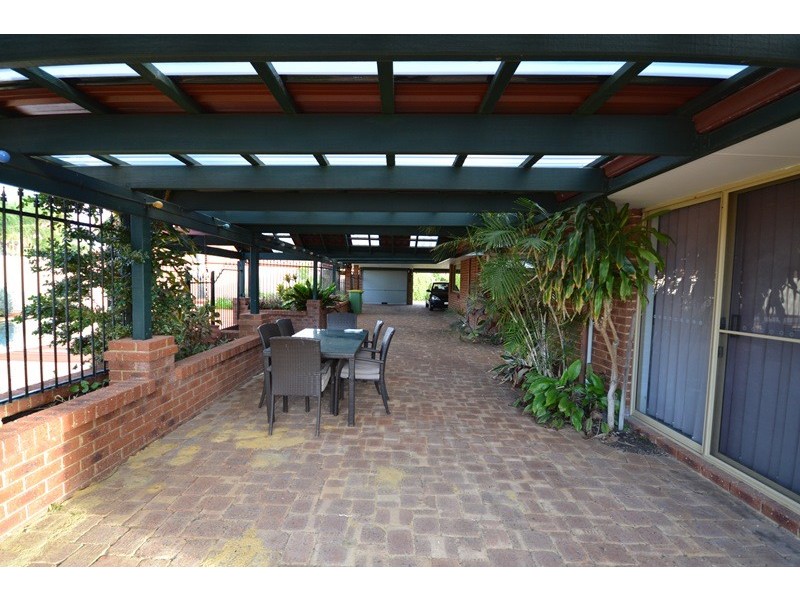 6 Hoya Court, Thornlie WA 6108