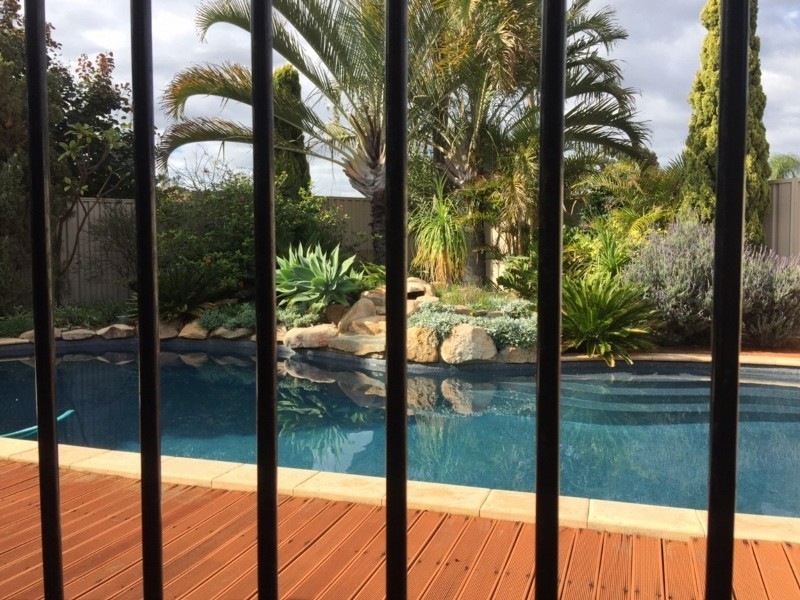 6 Hoya Court, Thornlie WA 6108