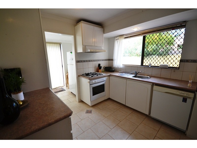 1 Guinivere Way, Camillo WA 6111