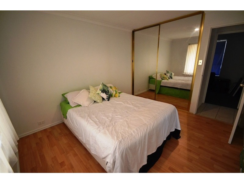 1 Guinivere Way, Camillo WA 6111