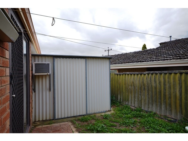 1 Guinivere Way, Camillo WA 6111