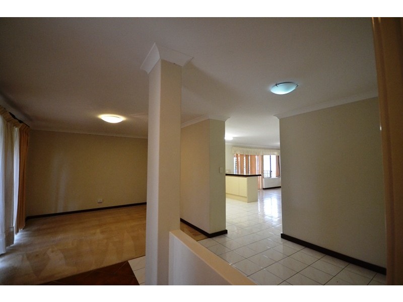 4 Bondi Crescent, Warnbro WA 6169