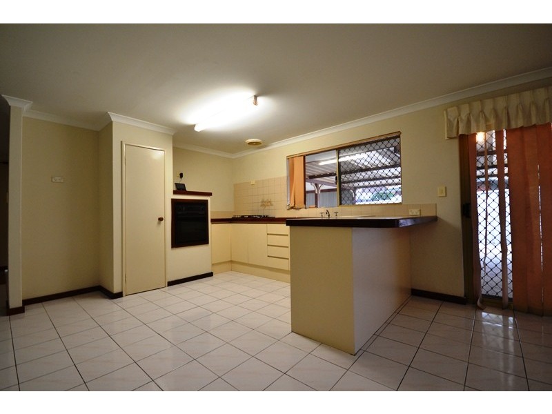 4 Bondi Crescent, Warnbro WA 6169