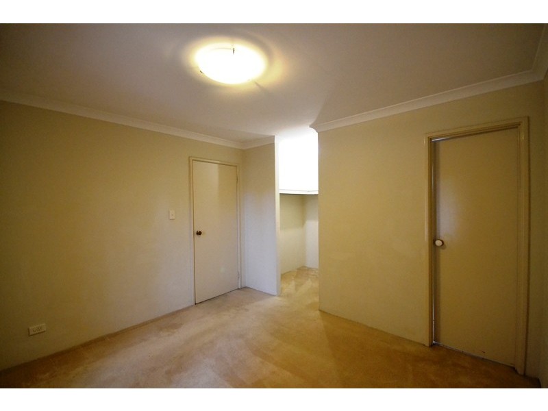 4 Bondi Crescent, Warnbro WA 6169