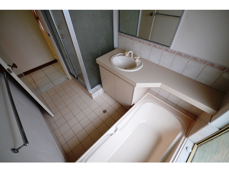 4 Bondi Crescent, Warnbro WA 6169