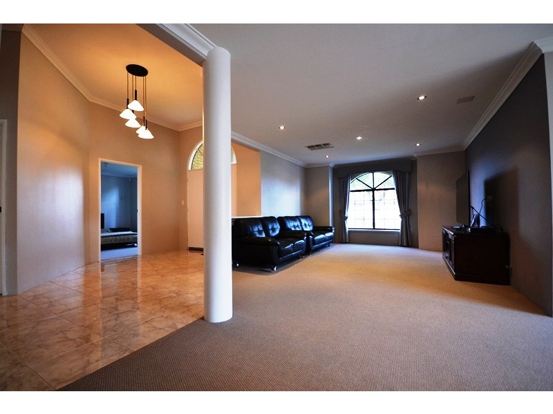 21 Engleswood Arcade, Canning Vale WA 6155