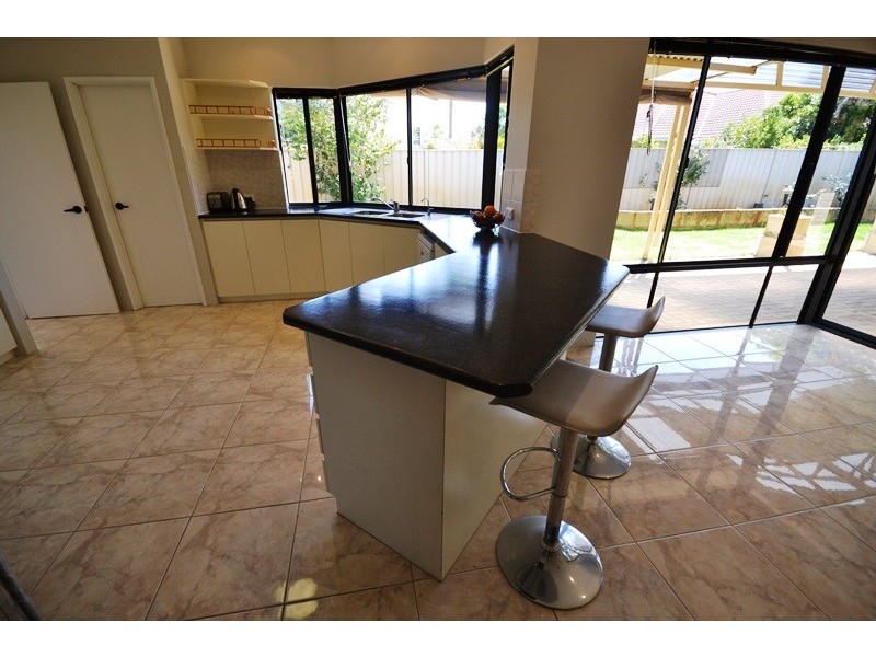 21 Engleswood Arcade, Canning Vale WA 6155