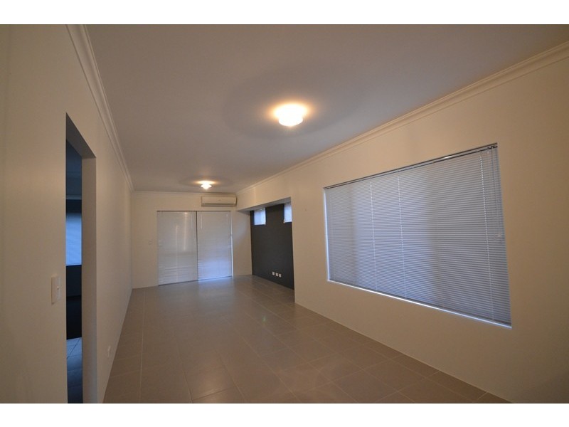 57 St Catharines Promenade, Champion Lakes WA 6111