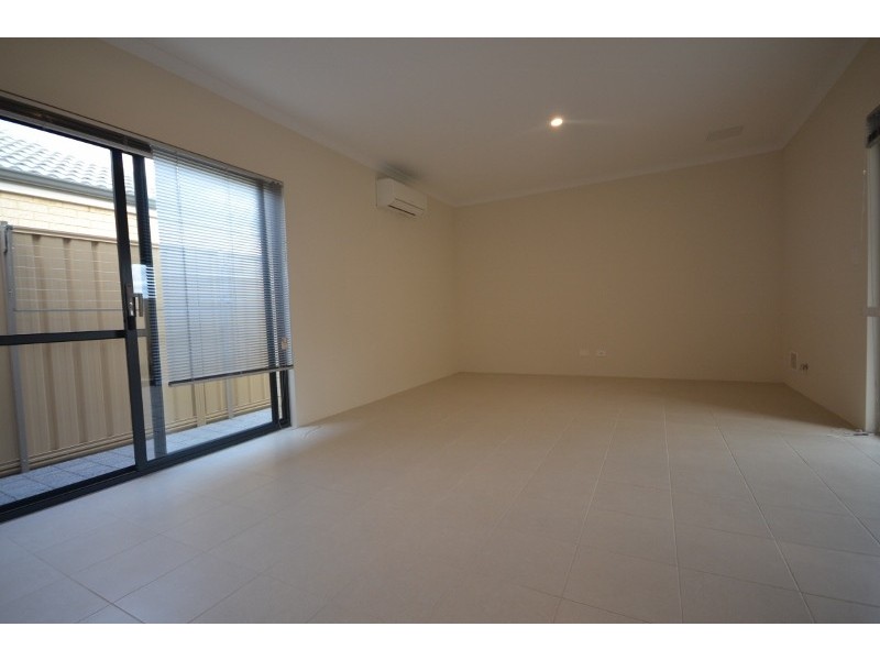 12 Glendalough Loop, Canning Vale WA 6155