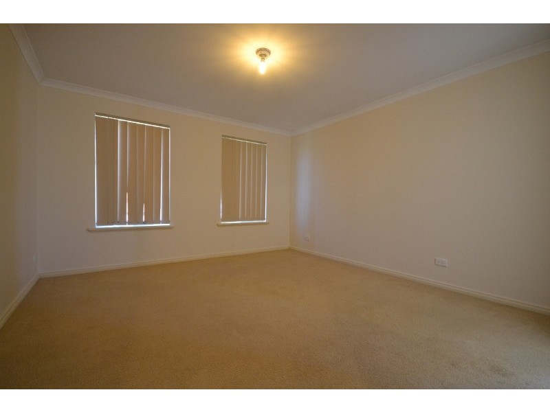 12 Makjanich Place, Success WA 6164